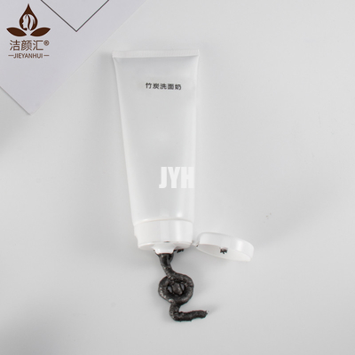 s'exfolier de nettoyage écumant du détergent 100g de mousse claire propre en bambou organique faciale de charbon de bois