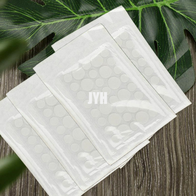 Correction hydrocolloïde amicale de bouton d'acné de Vegan pour couvrir des boutons