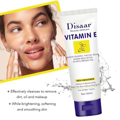 Vitamine naturelle écumante E de détergent facial d'OEM blanchissant le détergent facial