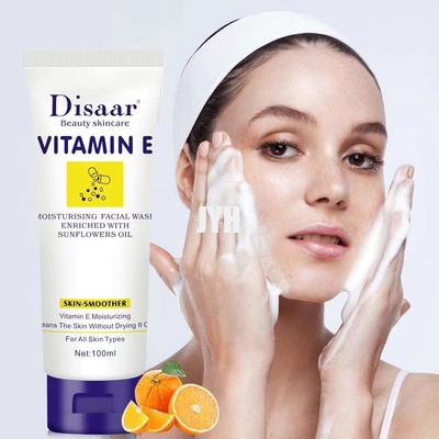 Vitamine naturelle écumante E de détergent facial d'OEM blanchissant le détergent facial