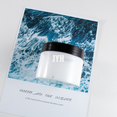Cosmétiques d'ODM Bodycare blanchissant la crème faciale lisse de hydrater profond Arbutin