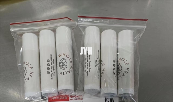 La SPF en bon état organique adulte 15 de riches d'humidité de baume à lèvres protège des lèvres contre des rayons d'UVA UVB